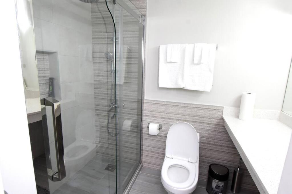 Edge La Vie Apartment