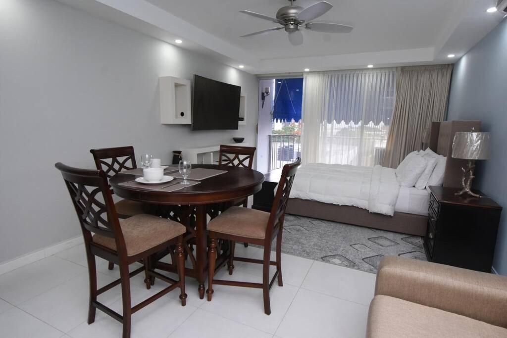 Edge La Vie Apartment Kingston