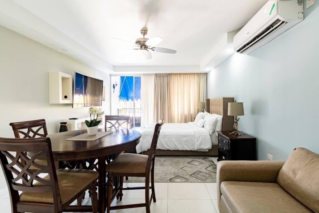Edge La Vie Apartment Kingston