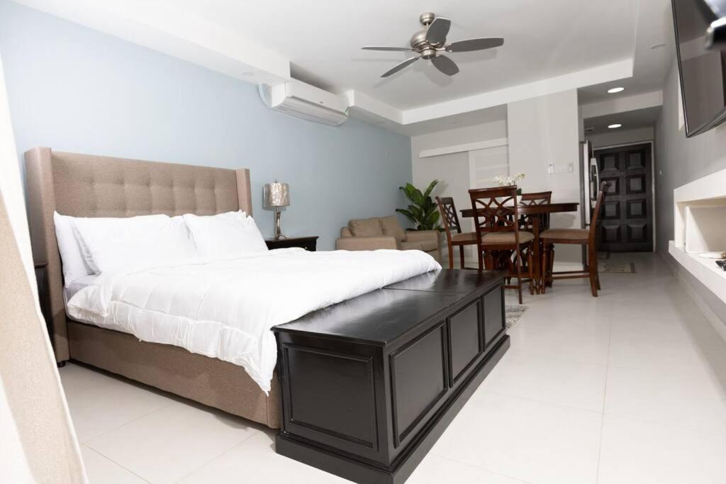 Apartment Edge La Vie Kingston